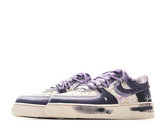 Zapatillas Air Force 1 personalizadas con diseño de galaxia púrpura / Estilo urbano celestial pintado a mano AF1