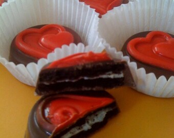 Heart valentine's  day Oreo  sandwich Cookies 6 white chocolate 6 milk chocolate