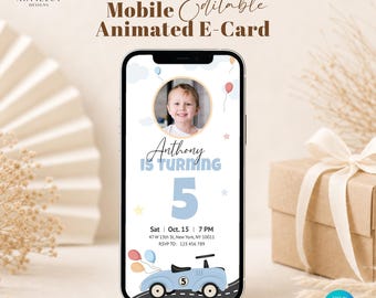 Puede incluir: Un teléfono móvil que muestra una invitación de cumpleaños digital con una foto circular de un niño, el texto Anthony IS TURNING 5, detalles del evento y un gráfico de coche de juguete azul claro con globos sobre fondo blanco.