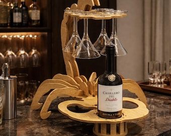 Soporte de madera para vino con forma de escorpión y estante para copas – Decoración de bar cortada con láser (archivos DXF y DWG)