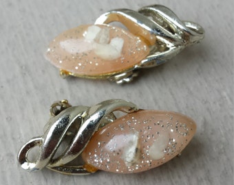 Pale Pink Peach & Gold Clip On Earrings Vintage Mid Century Confetti Glitter Lucite Jewelry Retro Maid of Honor Bride Bridal Wedding