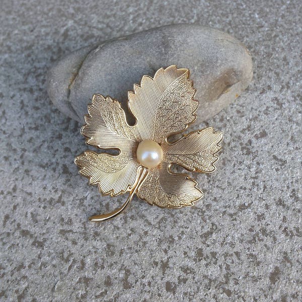 Maple Fall Leaf with Pearl Brooch Pin Bride Bridal Autumn September October Wedding Vintage Estate Jewelry Jewellery Gift