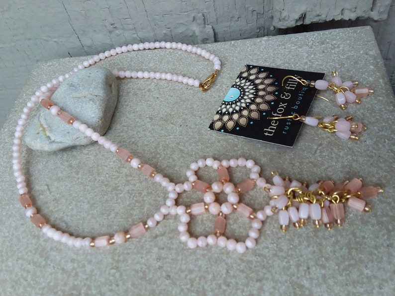 Light Coral Peach Pink Glass /& Gold Tone Beaded Necklace and Earrings Set Bride Bridal Maid of Honor Wedding Fantasy Hanan Hall Jewelry