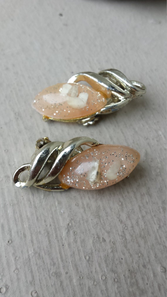 Pale Pink Peach & Gold Clip On Earrings Vintage Mi