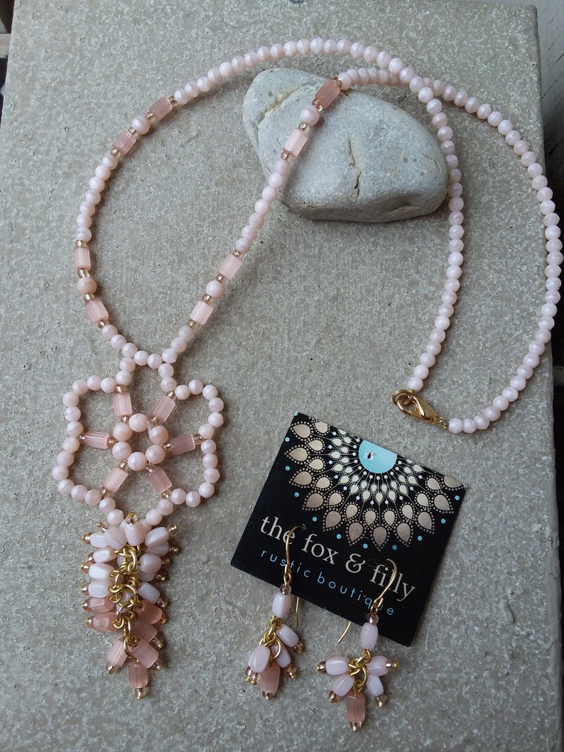 Light Coral Peach Pink Glass /& Gold Tone Beaded Necklace and Earrings Set Bride Bridal Maid of Honor Wedding Fantasy Hanan Hall Jewelry