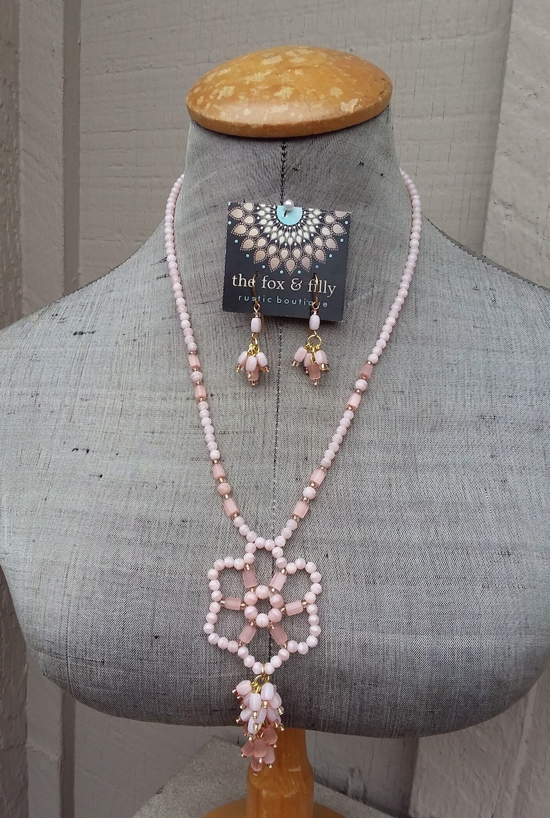 Light Coral Peach Pink Glass /& Gold Tone Beaded Necklace and Earrings Set Bride Bridal Maid of Honor Wedding Fantasy Hanan Hall Jewelry