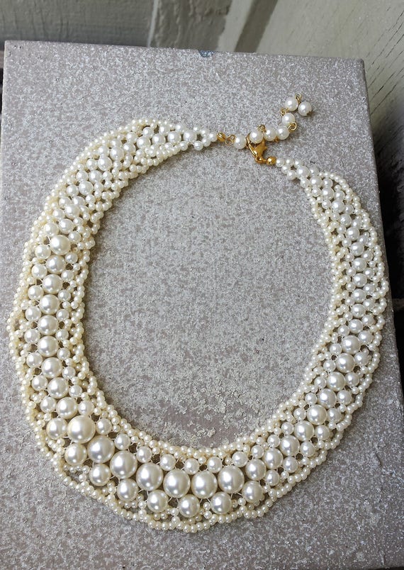 Sweet Romantic Ivory Off White Beaded Glass Pearl 