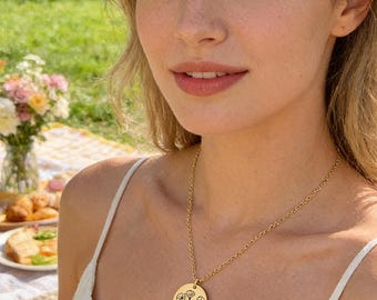 Collier disque petite fleur de naissance, bijoux fleur de naissance