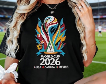 Kuscheliger WM 2026 Rundhalsausschnitt – Lebendiges Design für Fußballfans