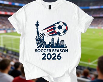 2026 Fussball Saison T-Shirt – Freiheitsstatue & City Design