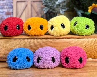 Mini-Plüschmonster: Handgefertigtes sensorisches Fidget-Spielzeug, Kuscheltier, emotionaler Begleiter