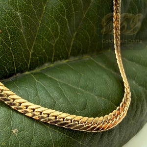 Collar con cadena de espiga de oro macizo de 14k