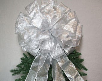 Lazo navideño plateado transparente: corona con borde de alambre, adorno para la punta del árbol