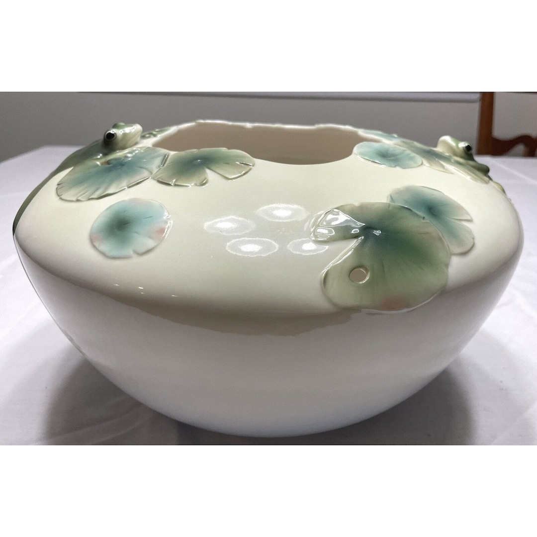 Franz Porcelain Amphibia Frog and Lily Pads Large 3D Center Bowl Vase