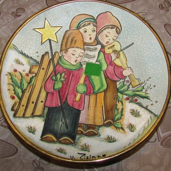 Vintage 1979 V. Tiziano Christmas Plate "The Carolers" hand etched hand painted Italy veneto flair