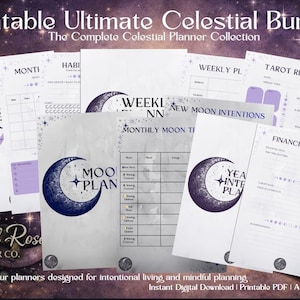Puede incluir: Un conjunto de planificadores celestiales imprimibles con un diseño de media luna en morado y azul marino. Los planificadores incluyen secciones para la planificación mensual, semanal y anual, así como la lectura del tarot y los objetivos financieros. El texto dice "Printable Ultimate Celestial Bundle".