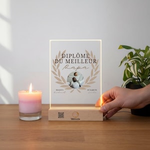 Lampada personalizzata "Miglior Papà" - Regalo per la Festa del Papà - Certificato di Papà a LED con codice QR per foto e video - Regalo originale e unico