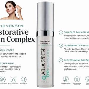 Puede incluir: Botella de producto para el cuidado de la piel con el texto "ALASTIN SKINCARE Restorative Skin Complex". La botella es plateada y blanca, con una imagen de mujer. El texto destaca el cuidado diario de la piel y la f&oacute;rmula avanzada.