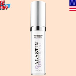 Puede incluir: Botella alta y cil&iacute;ndrica de producto para el cuidado de la piel con tap&oacute;n y bomba plateados. La etiqueta blanca presenta el texto "Regenerating Skin Nectar" y "Alastin Skincare". La botella contiene 29,6 ml de producto.