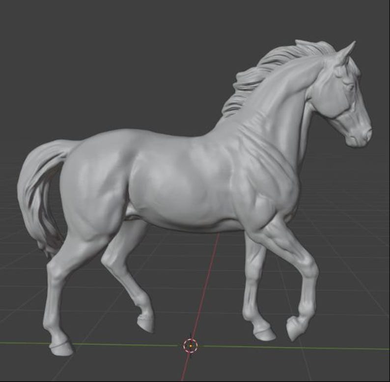 Peut inclure: Une sculpture grise d'un cheval en mouvement. Le cheval a une crini&egrave;re et une queue fluides, avec une musculature d&eacute;taill&eacute;e. La sculpture est pos&eacute;e sur un fond gris.