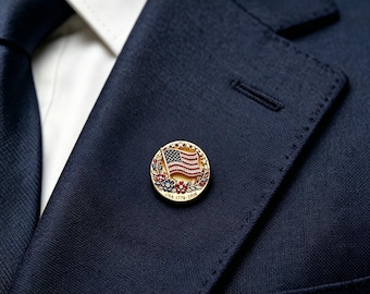 Broche del 250 aniversario de la bandera de EE. UU., pin esmaltado patriótico, pin de la bandera estadounidense 1776-2026, broche floral de la bandera de EE. UU. con diamantes de imitación.