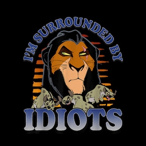 Logo « Entouré d'idiots » de la cicatrice rétro du Roi Lion – Style bande dessinée méchant vintage PNG (téléchargement instantané)