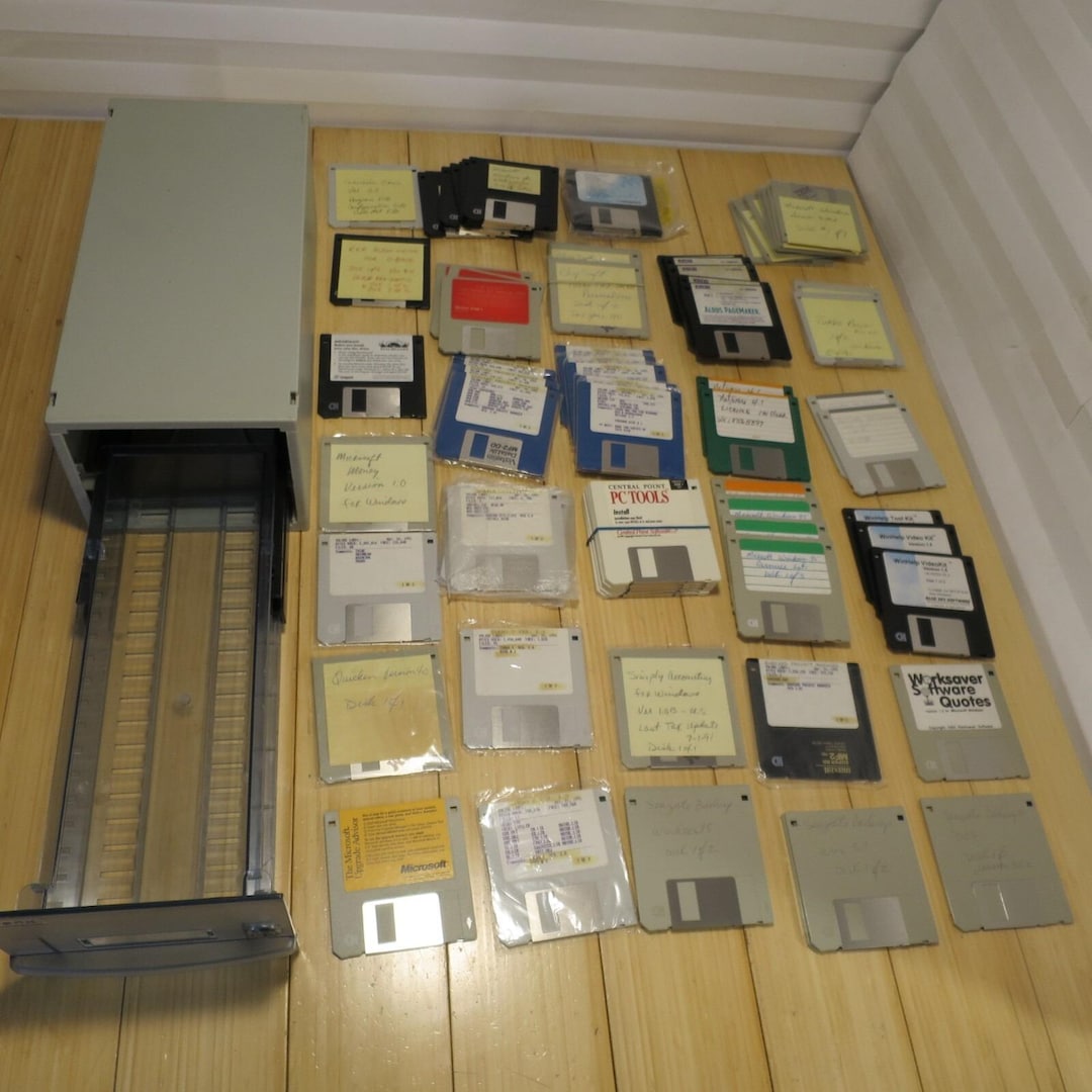 Untested Lot of PC Computer Software 3.5 In. Floppy Disks W. Banx ...