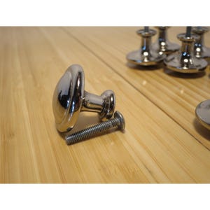 Set of 8 Round Drawer Pulls Silver Metal Chrome Color With 6 Screws