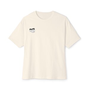 Maglietta oversize con la scritta "Pensare troppo non risolve nulla". immagine 3