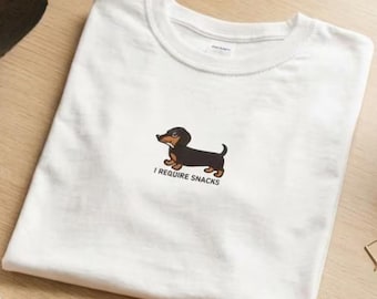 Camiseta "Necesito snacks" para perros salchicha / Camiseta divertida con cuchillo para perros salchicha / Regalo para perros salchicha / Camiseta con humor negro para perros / Camiseta con estampado de perro salchicha / Perro salchicha