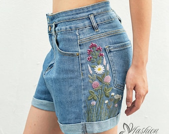 Pantalones cortos vaqueros florales bordados a mano, ropa de playa para mujer.