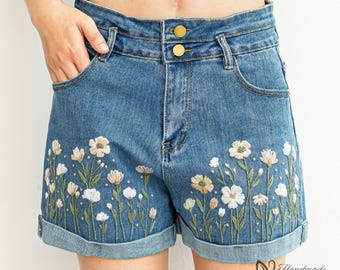Daisy Garden Broderade Jeansshorts, Blommiga Damkläder, Sommarkläder, Omtänksam Present till Mamma
