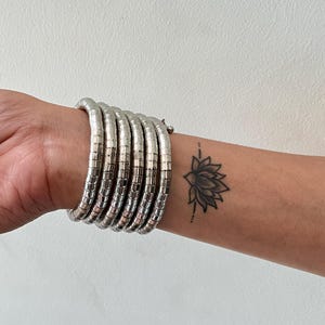 Pulsera tipo brazalete con diseño de serpiente, latón bañado en plata, brazalete tribal, joyería llamativa de estilo bohemio.
