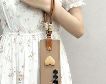 Funda con correa de corazón marrón para Samsung Fold 5 6 7 / Funda protectora delgada