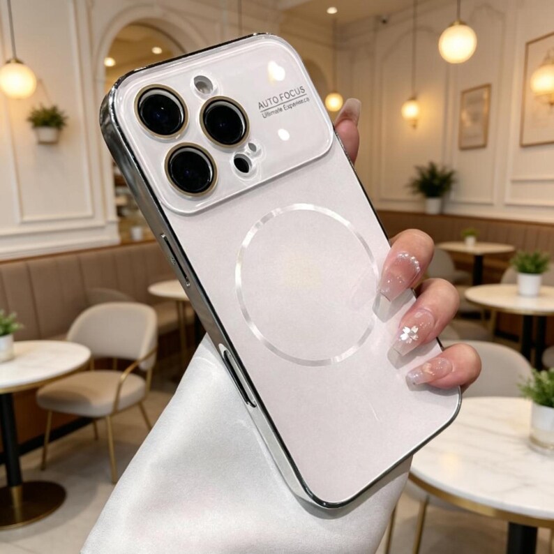 Magnetyczne etui tytanowe do iPhone'a 17 16 15 14 Pro Max | Matowa, twarda obudowa z osłoną obiektywu Biały