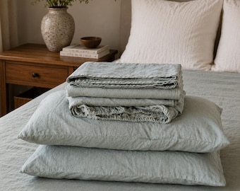 Saliegroene, stonewashed linnen lakenset met hoeslaken met diepe hoeken, minimalistische landelijke slaapkamerinrichting van Dilrajhandicraft, 4-delig