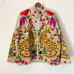 Chaqueta reversible de terciopelo con bordados florales Suzani, forro de terciopelo y algodón, estilo bohemio vintage.