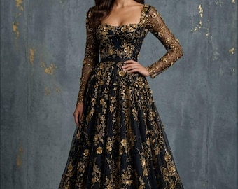 Vestido de lujo negro y dorado bordado — Vestido de noche a medida con adornos dorados