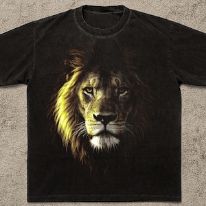 Majestic Lion Face Halftone PNG | Vintage Dark T-Shirt Design | DTF Transfer | Digital Download | 16x20 300 DPI | Transparent Background