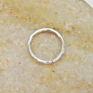 Anneau de cartilage martelé en argent sterling, piercing hélice en argent argentium calibre 18