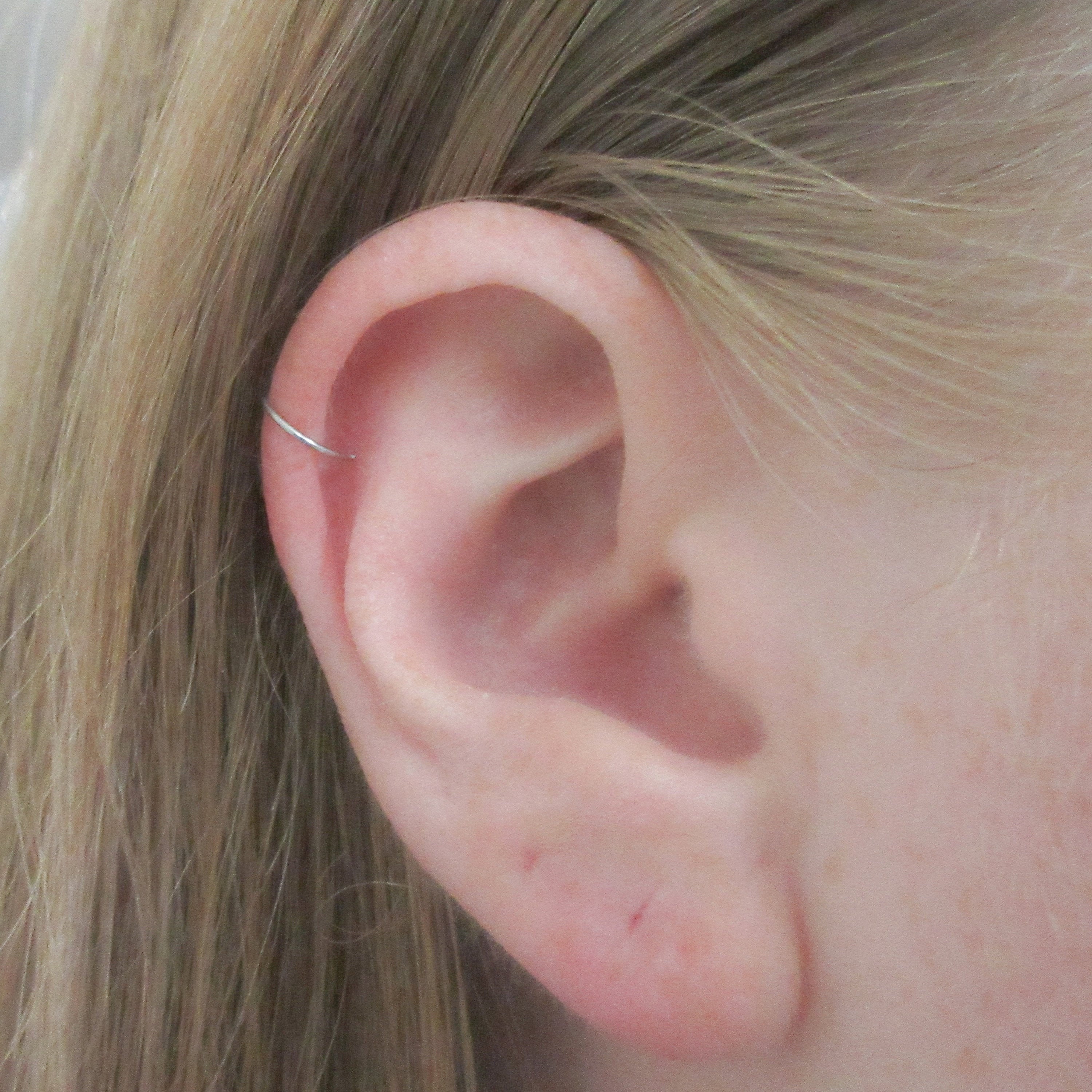 Normal gauge for shop helix piercing