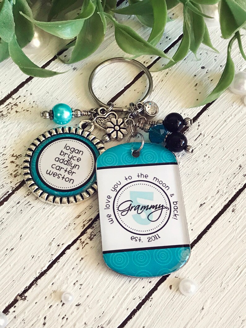 PERSONALIZED Key Chain for Mom or Grandma We Love You to the | Etsy
