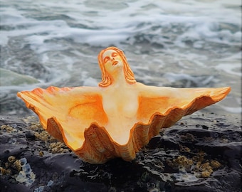 Ocean Treasure Bowl, WHITE Clam Shell Goddess, altaarsculptuur van Shaping Spirit, Debra Bernier