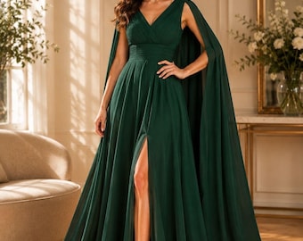 Dunkelgrünes Cape-Abendkleid, Smaragdgrünes bodenlanges Abendkleid mit V-Ausschnitt, hoher Schlitz, königliche Silhouette