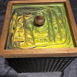 Verdant Swirl — Hand-Poured Marbled Lid Decorative Box (Green & Gold)