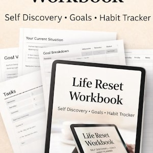 Könnte beinhalten: Ein digitales Arbeitsbuch mit dem Titel "Life Reset Workbook" und dem Untertitel "Self Discovery • Goals • Habit Tracker". Das Bild zeigt das Arbeitsbuch auf einem Tablet, mit sichtbaren Seiten des Arbeitsbuchs. Das Bild enthält auch den Text "50 Page Workbook" und "Instant Download."
