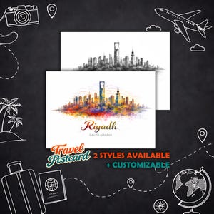 Op de afbeelding: Twee ansichtkaarten met de skyline van Riyad. Eén is in grijstinten, de andere in levendige kleuren. Het woord "Riyad" is cursief geschreven, met "Saoedi-Arabië" eronder. De tekst "Travel Postcard" en "2 Styles Available + Customizable" is ook aanwezig.