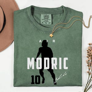 Comfort Colors® Air Modric #10 Soccer Player Tribute Graphic Tee, Croatia Football Star Signature Design, 2026 World Cup Fan Unisex T-Shirt image 9