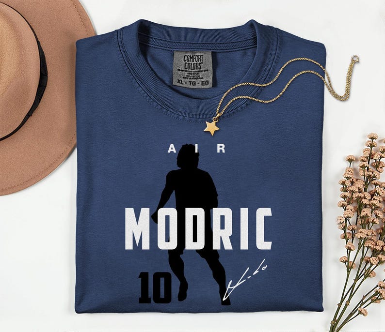 Comfort Colors® Air Modric #10 Soccer Player Tribute Graphic Tee, Croatia Football Star Signature Design, 2026 World Cup Fan Unisex T-Shirt image 10