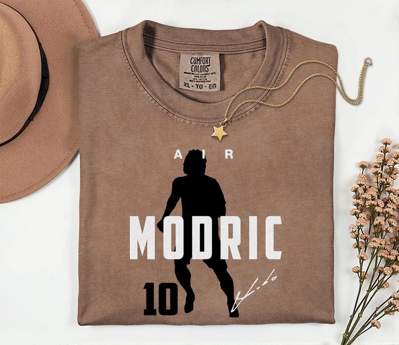 Comfort Colors® Air Modric #10 Soccer Player Tribute Graphic Tee, Croatia Football Star Signature Design, 2026 World Cup Fan Unisex T-Shirt image 5